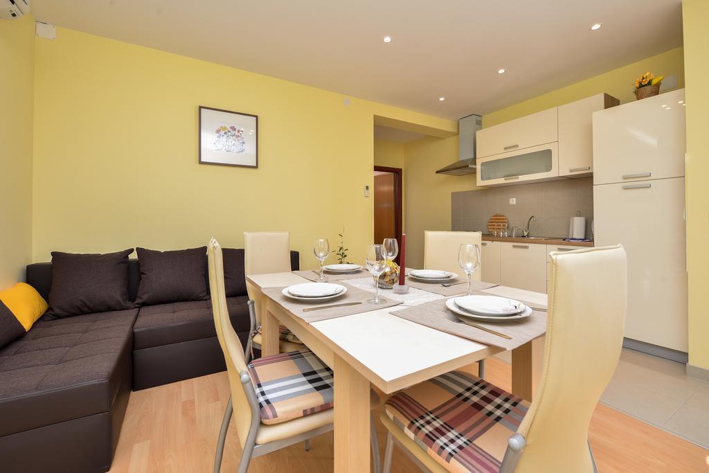 Apartments Mate Turanj Extérieur photo