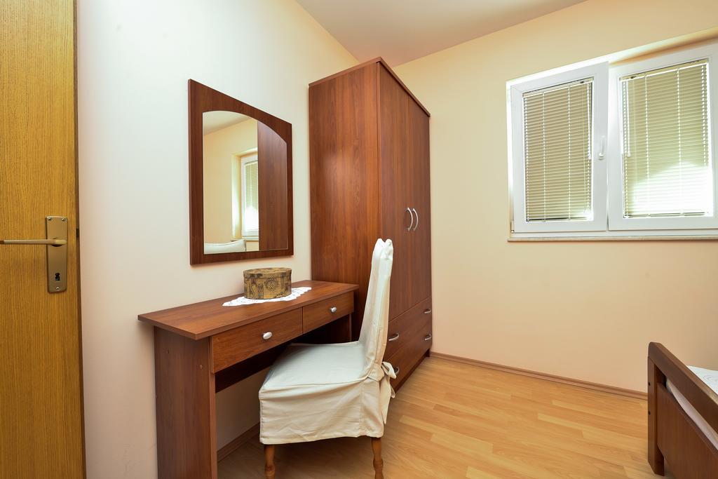 Apartments Mate Turanj Extérieur photo