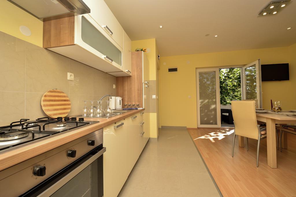 Apartments Mate Turanj Extérieur photo