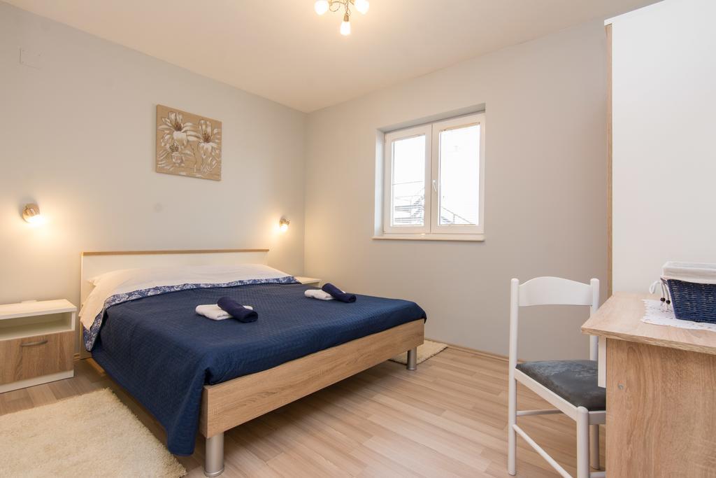 Apartments Mate Turanj Extérieur photo