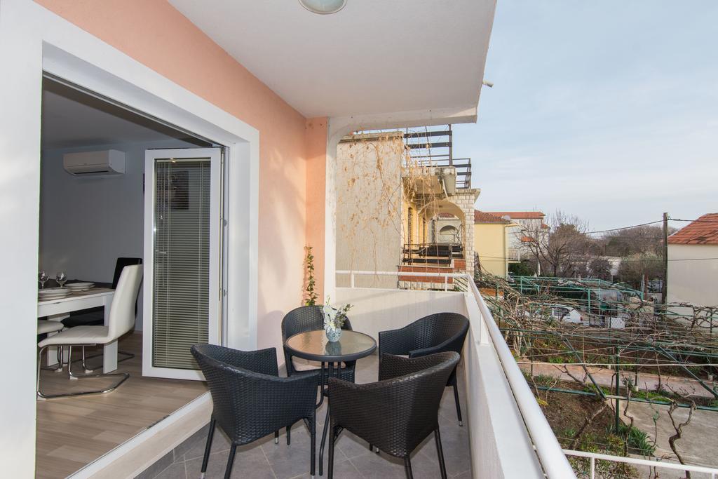 Apartments Mate Turanj Extérieur photo